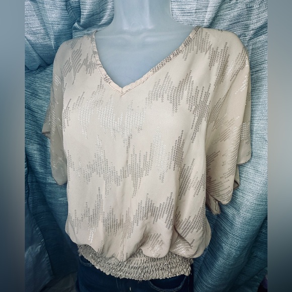 Rue 21 Champagne Rose Gold Batwing Blouse Top Shirt - Medium - Picture 3 of 6